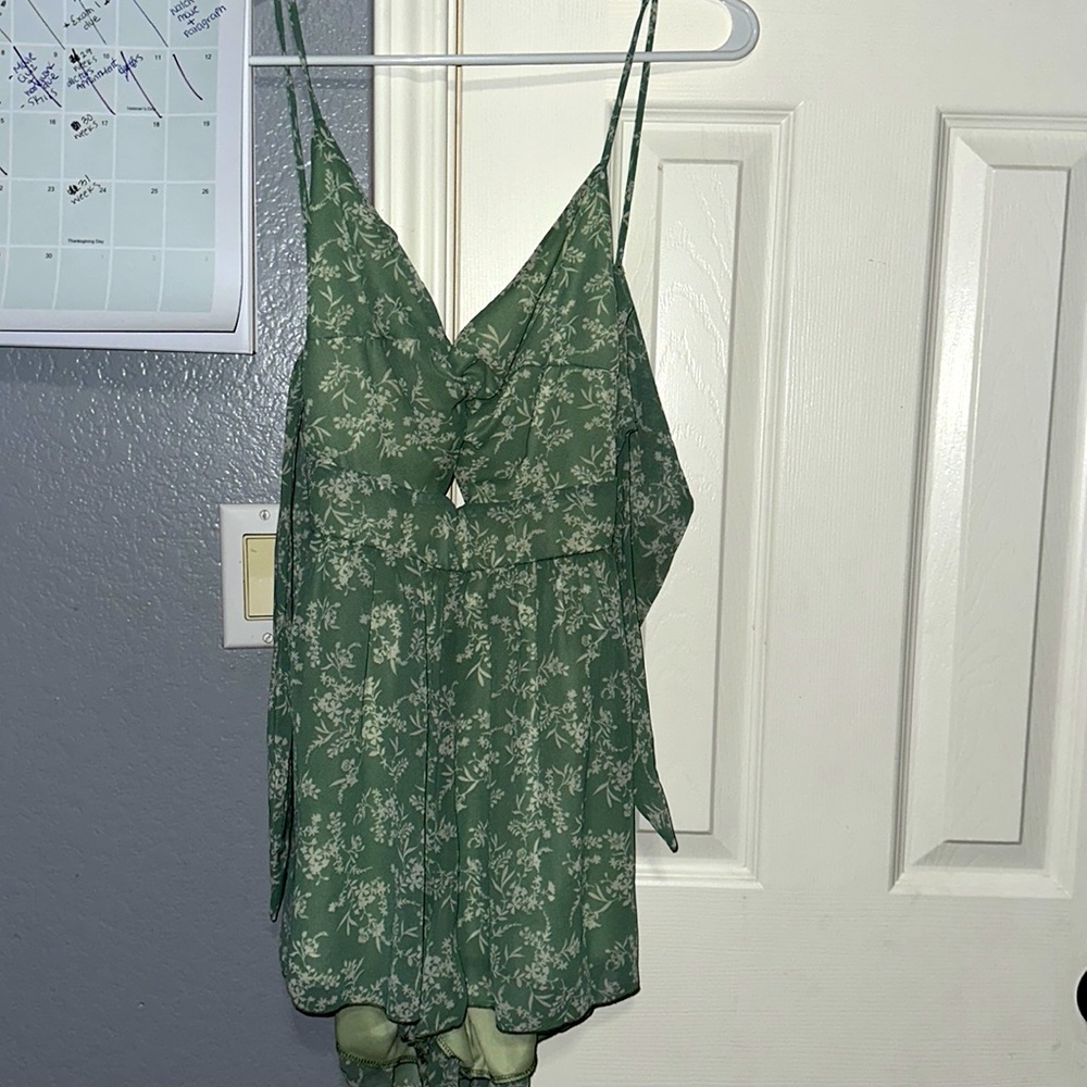 Backless tie romper size Medium